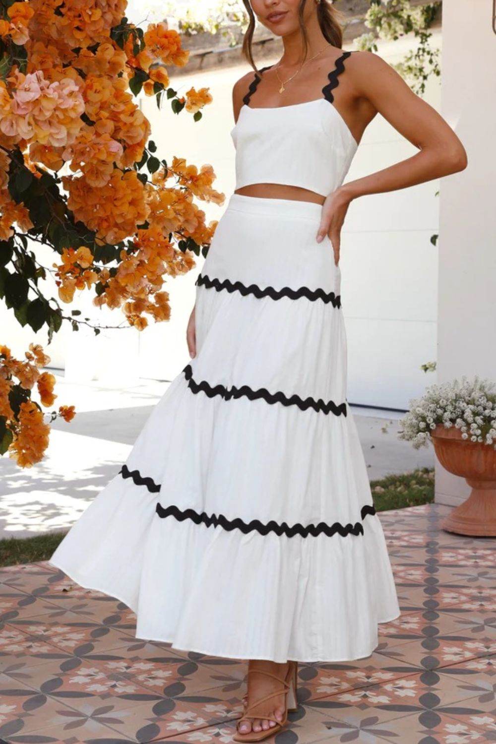 Contrast Trim Cami and Skirt Set - Hovatok