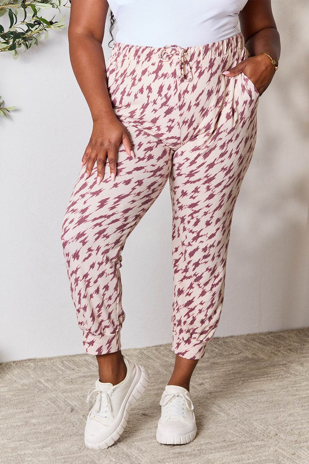 Heimish Full Size Printed Drawstring Pants - Hovatok