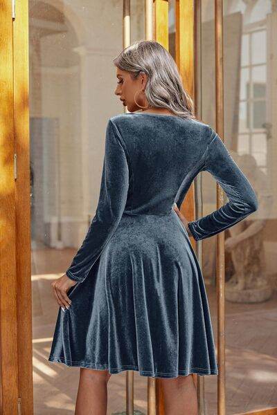 Round Neck Long Sleeve Knee Length Dress - Hovatok