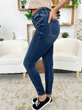 Judy Blue Full Size Classic Handsand Skinny Jeans - Hovatok