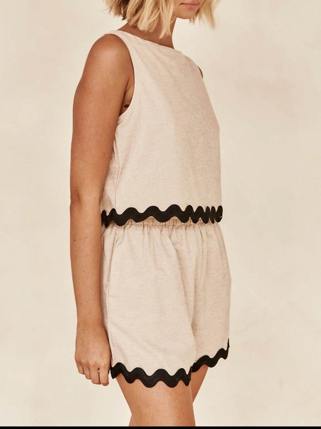 Contrast Trim Round Neck Tank and Shots Set - Hovatok