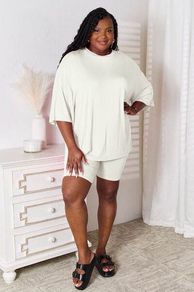 Basic Bae Full Size Soft Rayon Three-Quarter Sleeve Top and Shorts Set - Hovatok