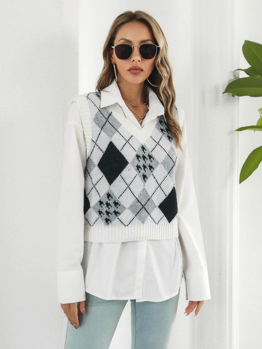 V-Neck Plaid Sweater Vest - Hovatok