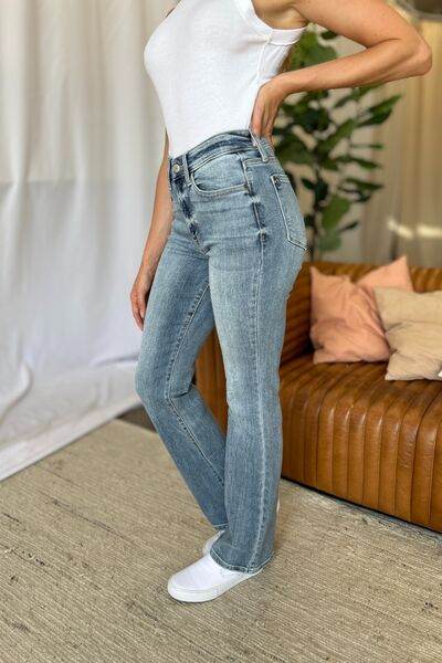 Judy Blue Full Size Medium Rise Bootcut Jeans - Hovatok
