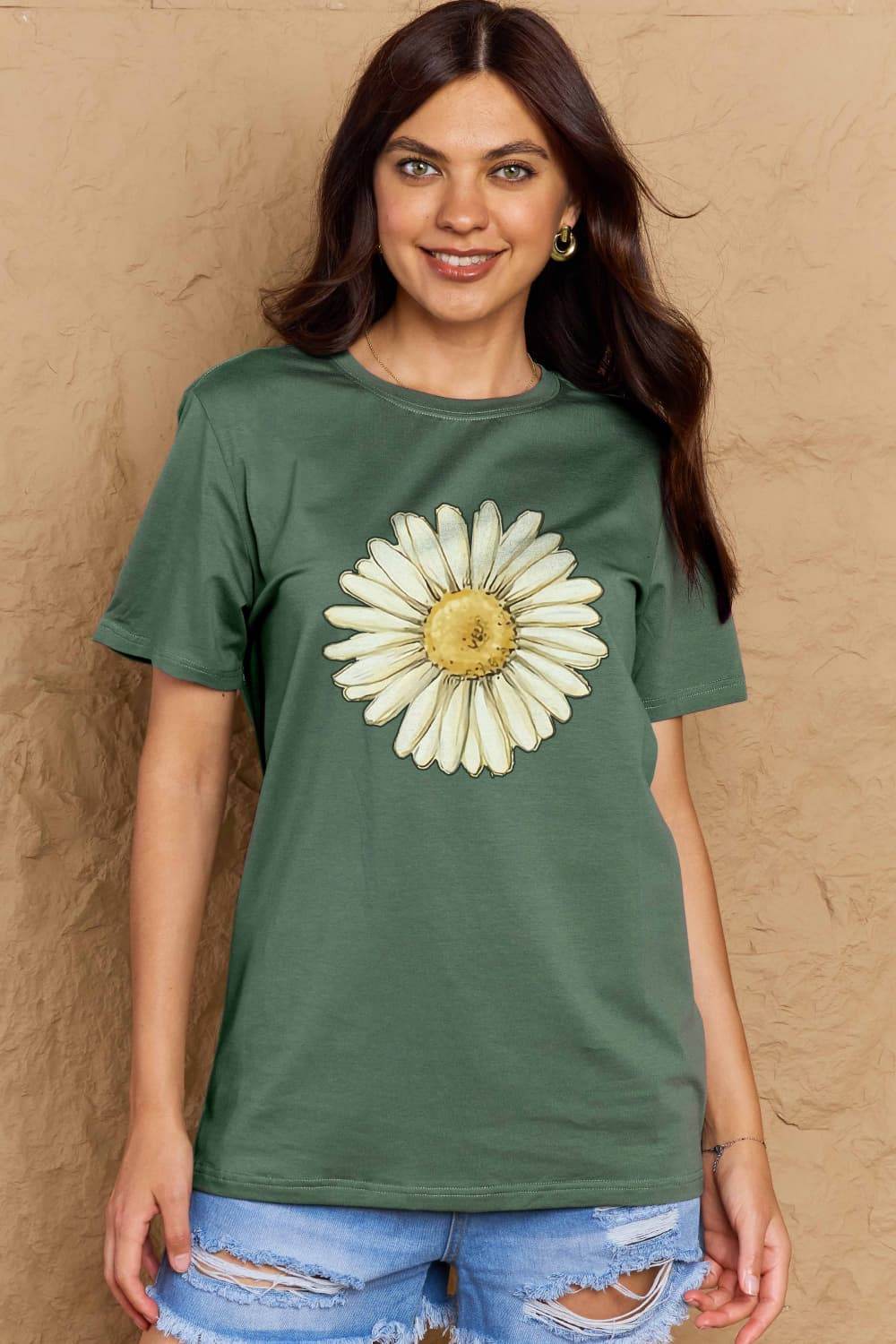 Simply Love Full Size FLOWER Graphic Cotton Tee - Hovatok