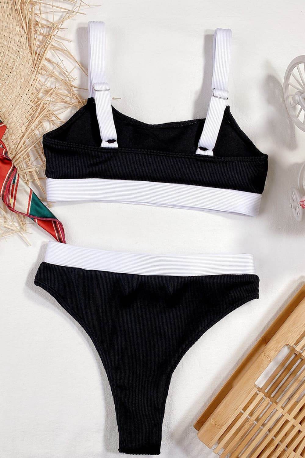 Color Block Scoop Neck Bikini Set - Hovatok