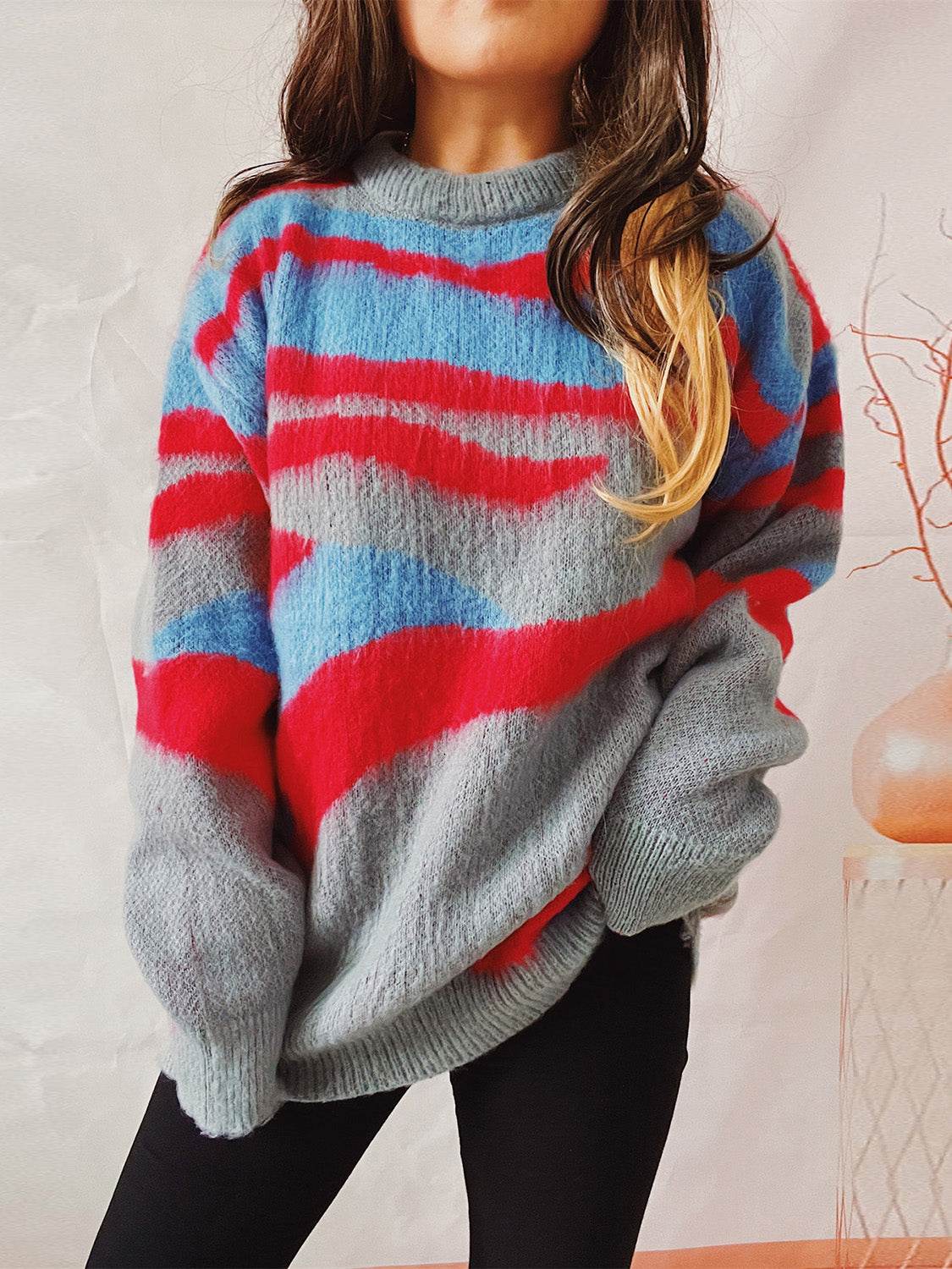 Color Block Round Neck Sweater - Hovatok
