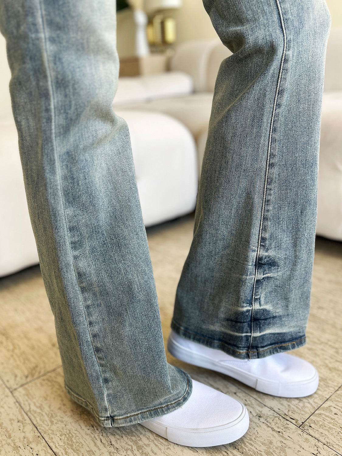 Judy Blue Full Size Mid Rise Flare Jeans - Hovatok