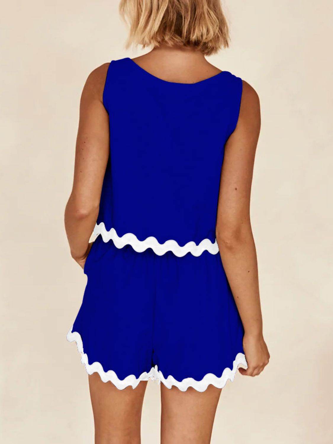 Contrast Trim Round Neck Tank and Shorts Set - Hovatok