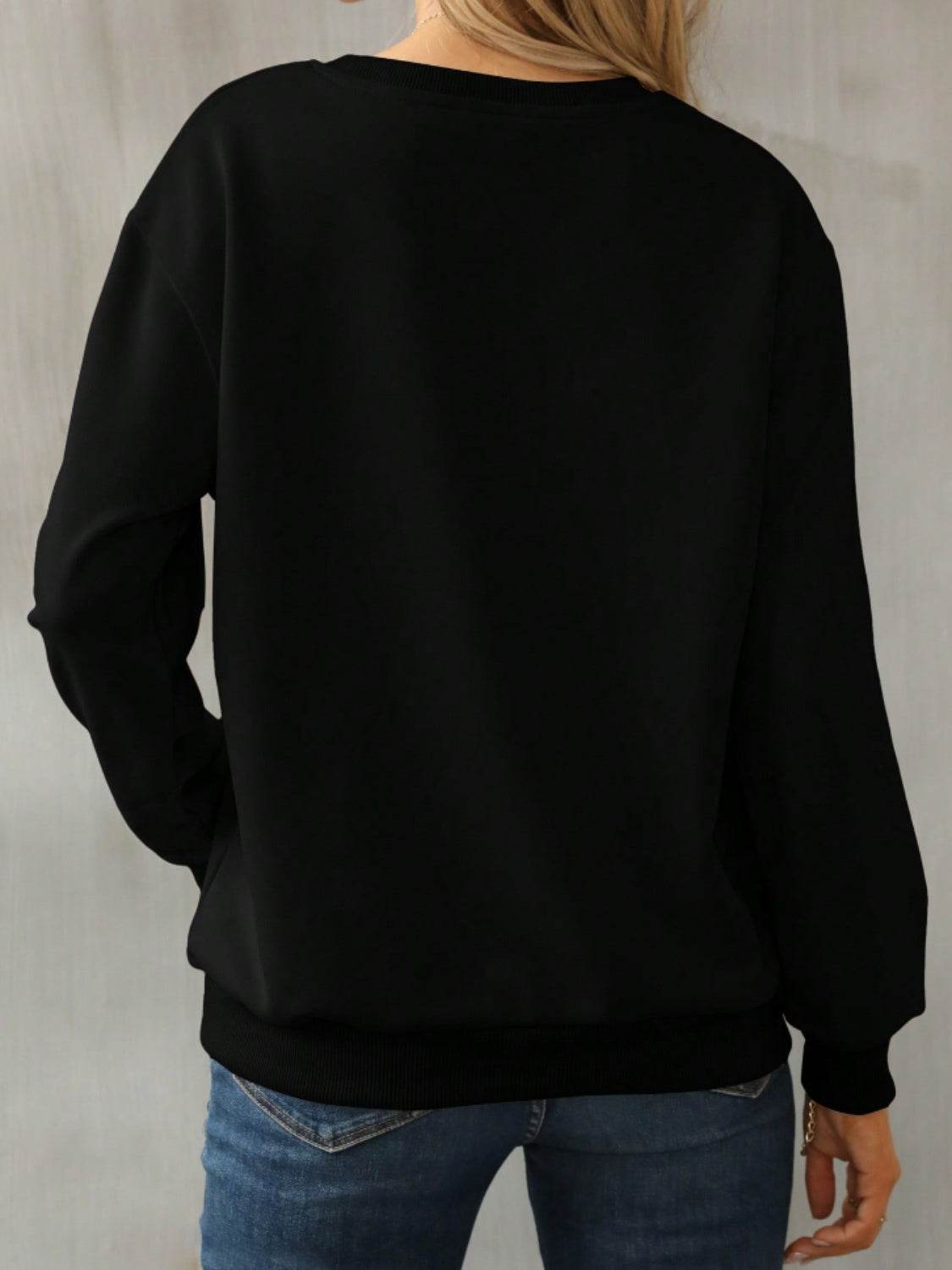 Graphic Round Neck Long Sleeve Sweatshirt - Hovatok