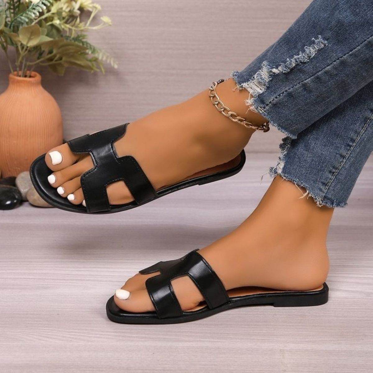 PU Leather Flat Sandals - Hovatok