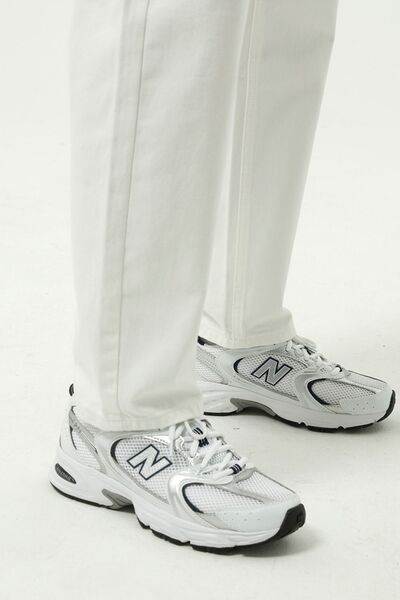 Straight Leg Jeans with Pockets - Hovatok