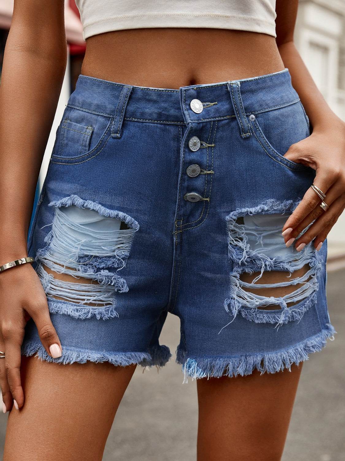 Distressed Raw Hem Denim Shorts - Hovatok