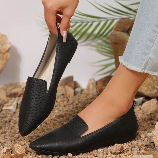 Snake Print Pointed Toe Slip-Ons - Hovatok