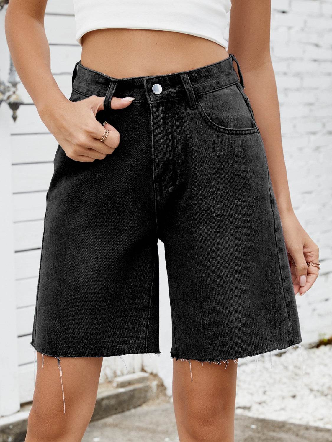 Washed Raw Hem Denim Shorts - Hovatok