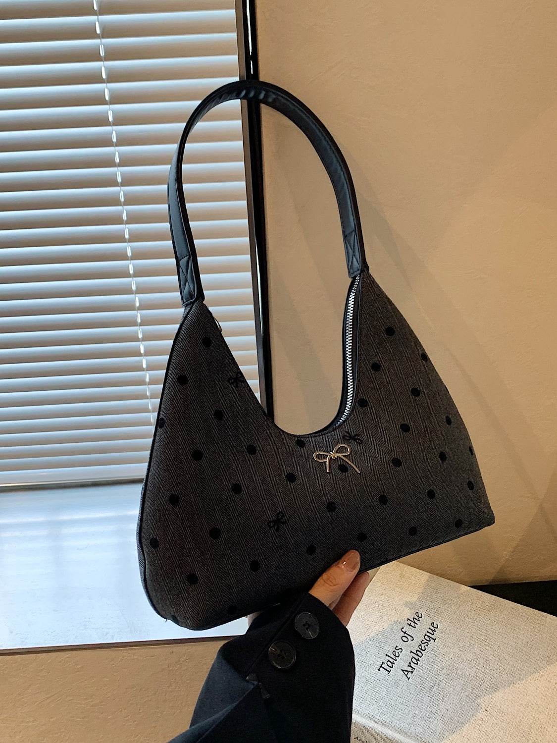 Bow Moon Shape Shoulder Bag - Hovatok