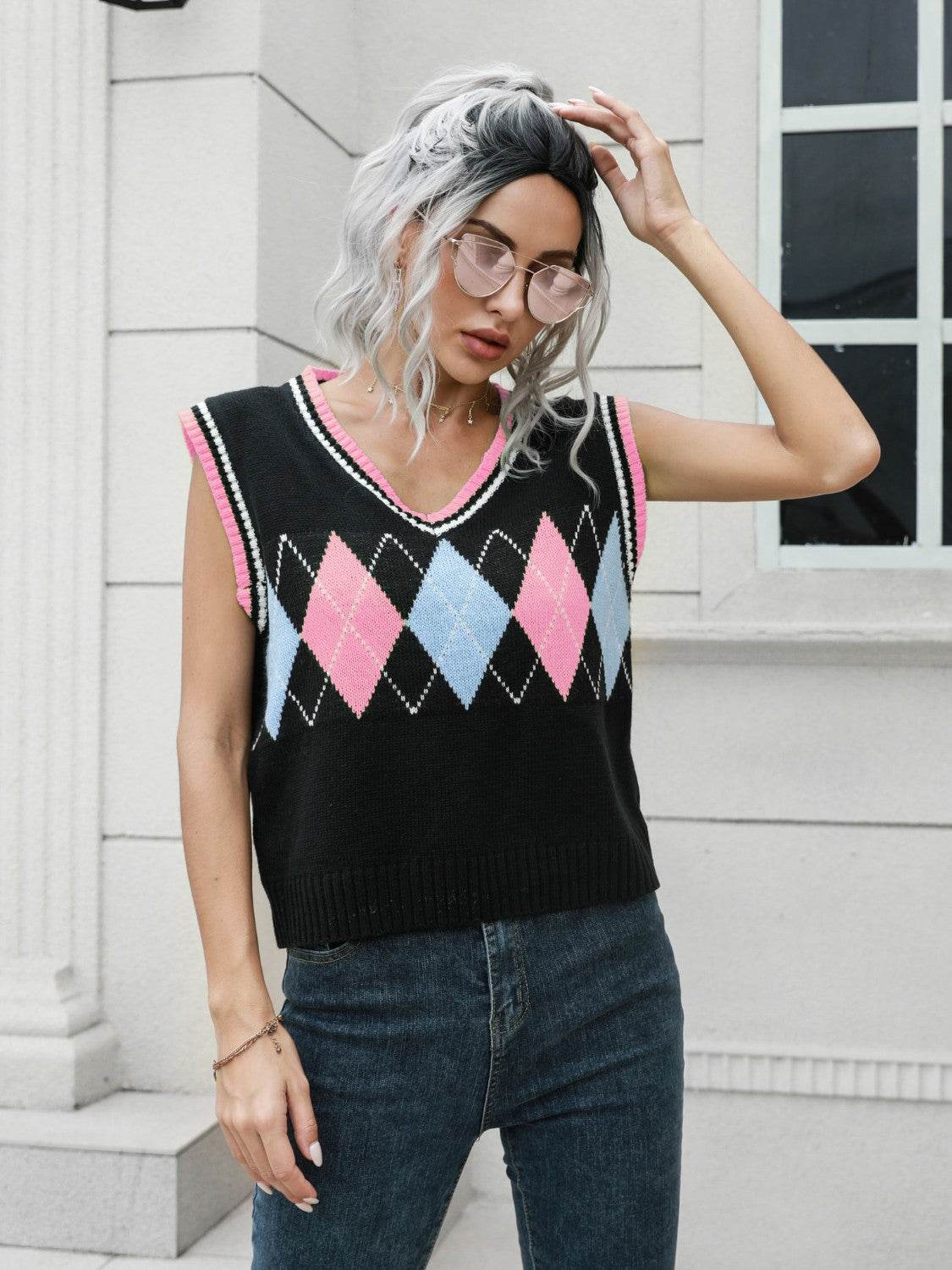 Geometric V-Neck Sweater Vest - Hovatok