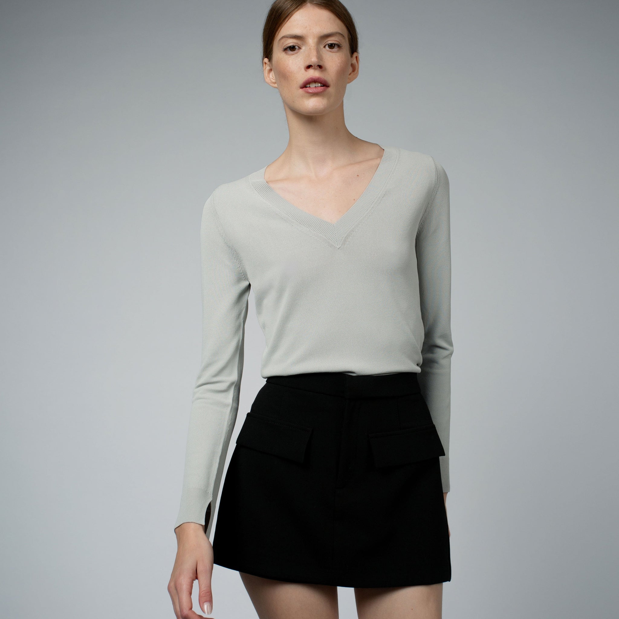 LIVIA LONG SLEEVE V-NECK VISCOSE SWEATER IN SMOKE