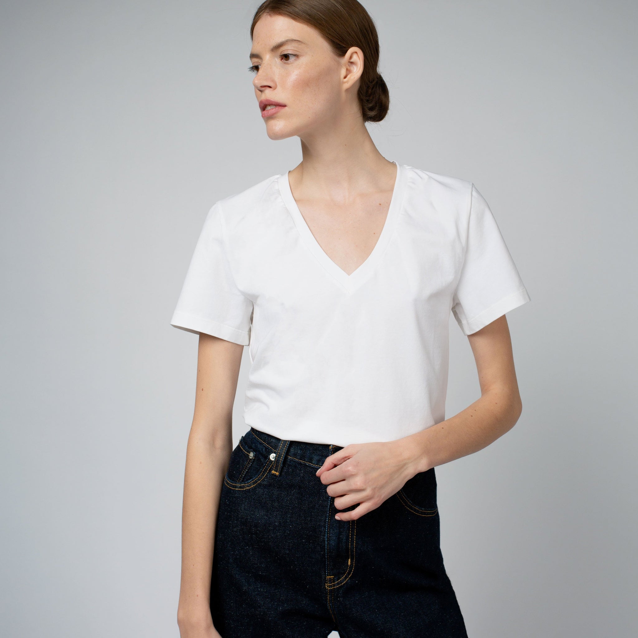 NORA ORGANIC COTTON V-NECK BODYSUIT IN WHITE