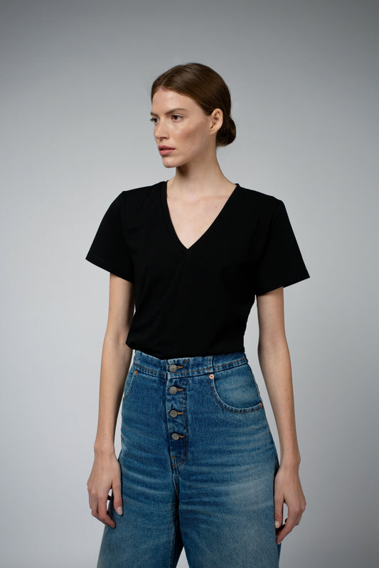 MAGDA ORGANIC COTTON V-NECK T-SHIRT IN BLACK