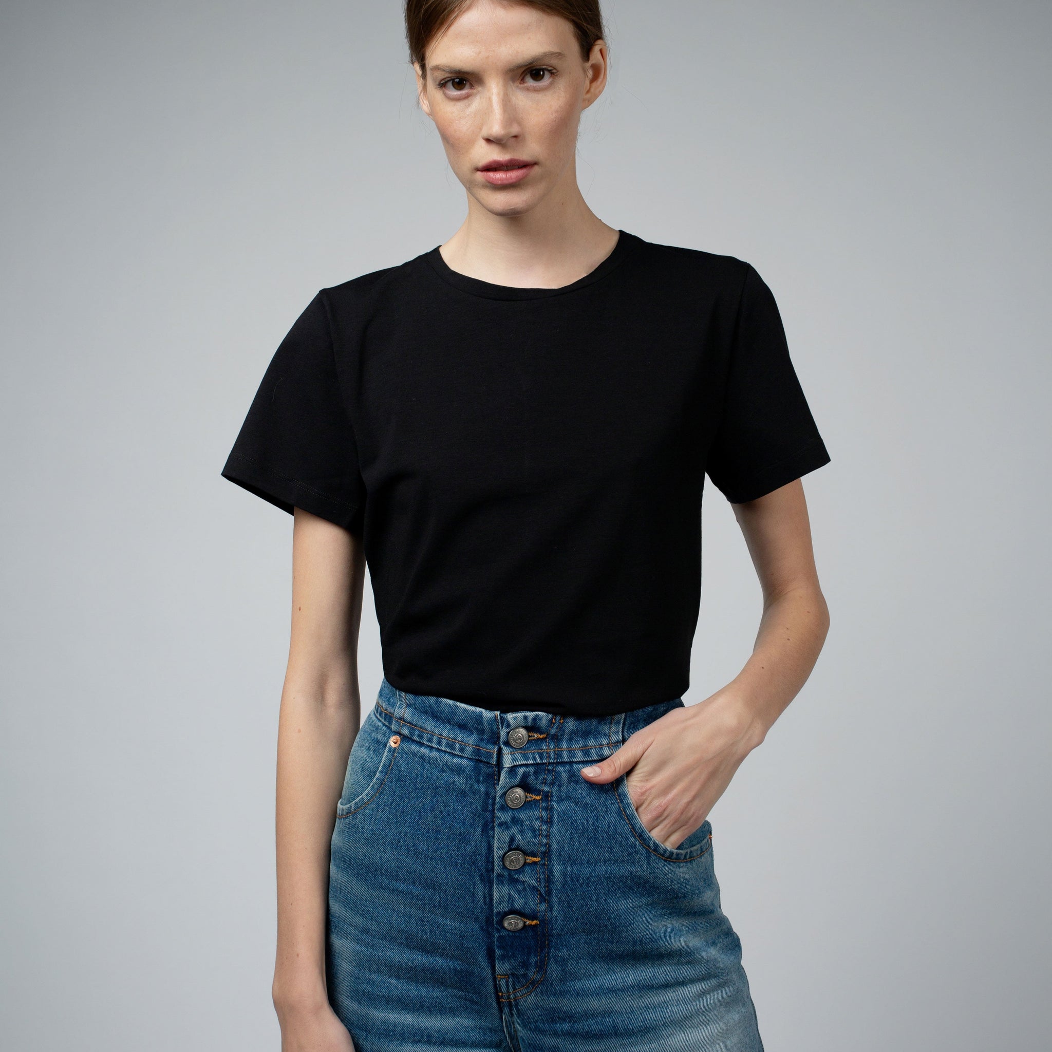 JEN ORGANIC COTTON CREW NECK BODYSUIT IN BLACK