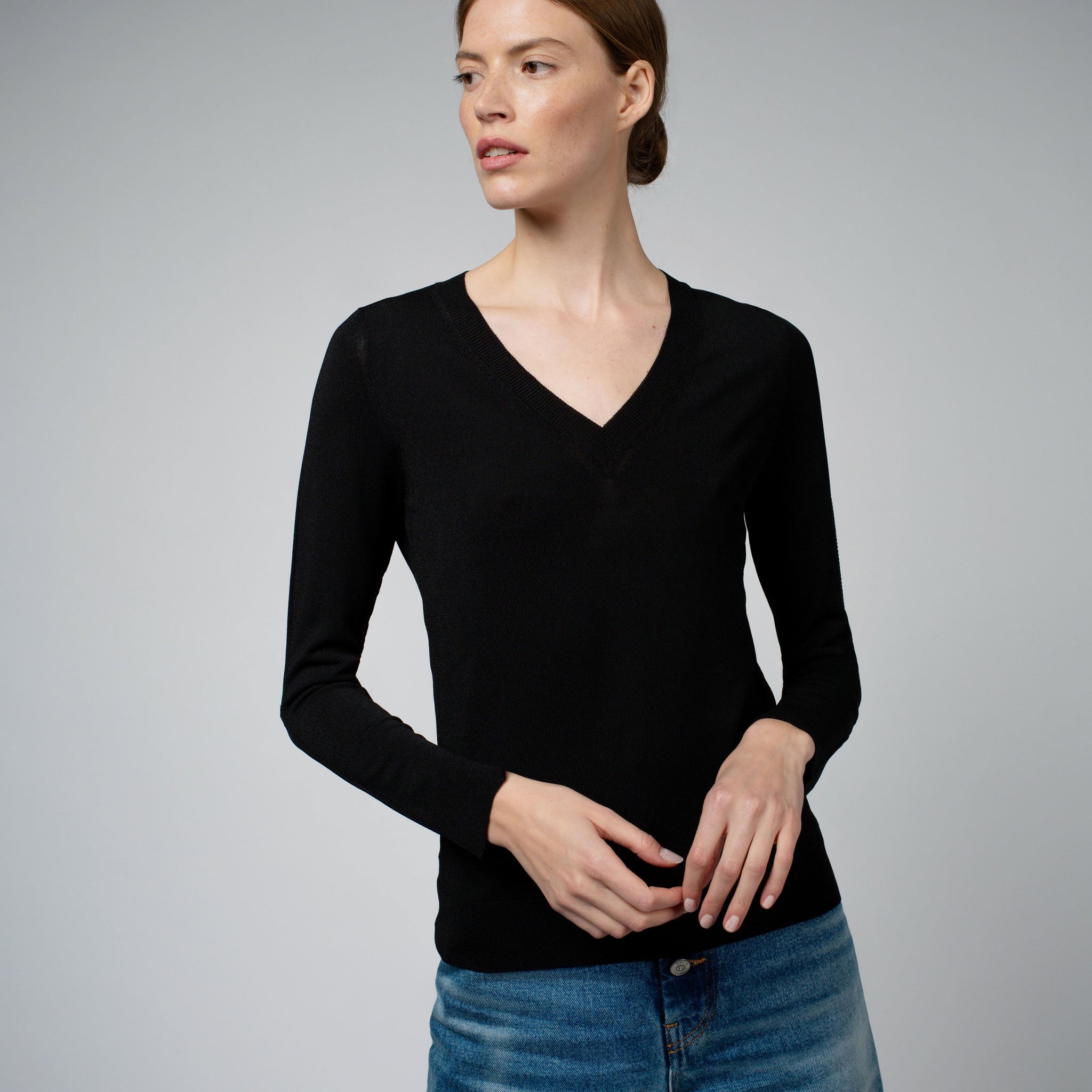 LIVIA LONG SLEEVE V-NECK VISCOSE SWEATER IN BLACK