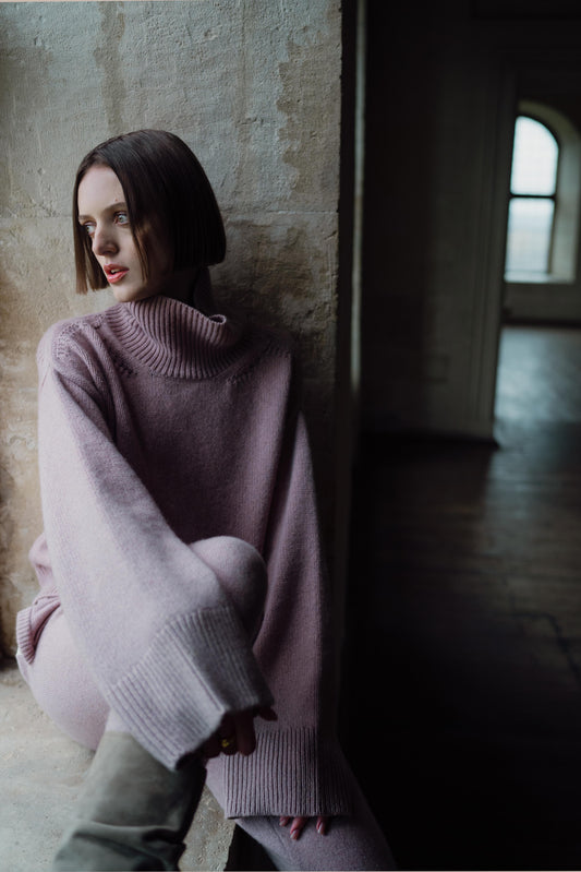 CIO DROPPED SHOULDER CASHMERE PULLOVER IN MAUVE