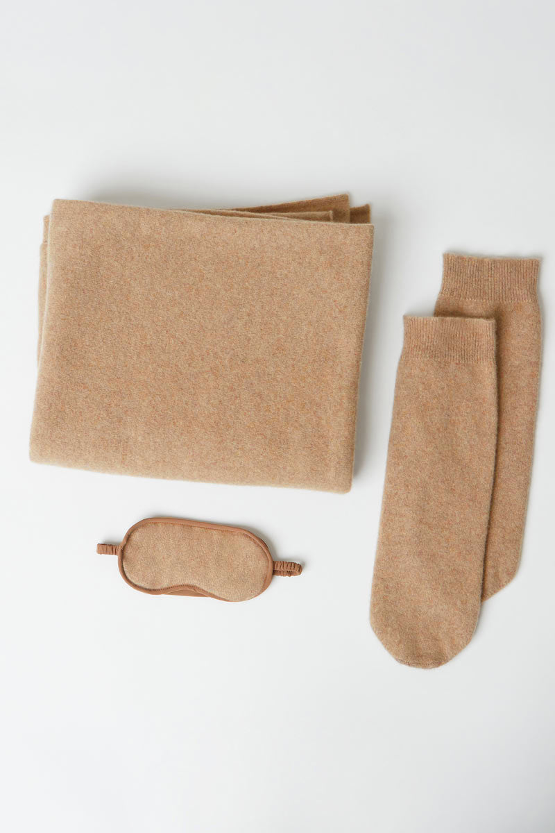 CLOUD NINE CASHMERE TRAVEL SET IN CARAMEL