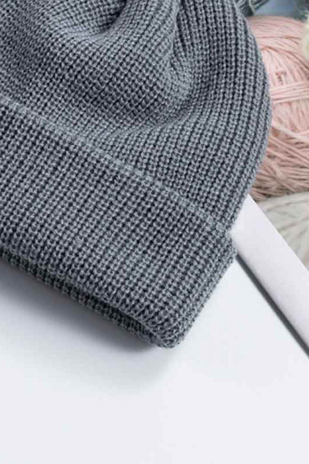 Cozy Rib-Knit Cuff Beanie - Hovatok