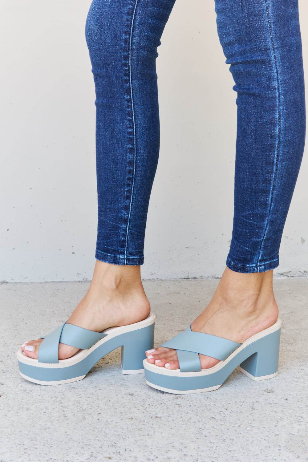 Weeboo Cherish The Moments Contrast Platform Sandals in Misty Blue - Hovatok