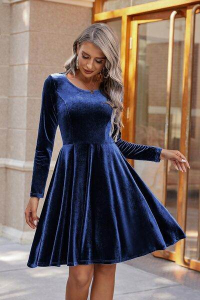 Round Neck Long Sleeve Knee Length Dress - Hovatok