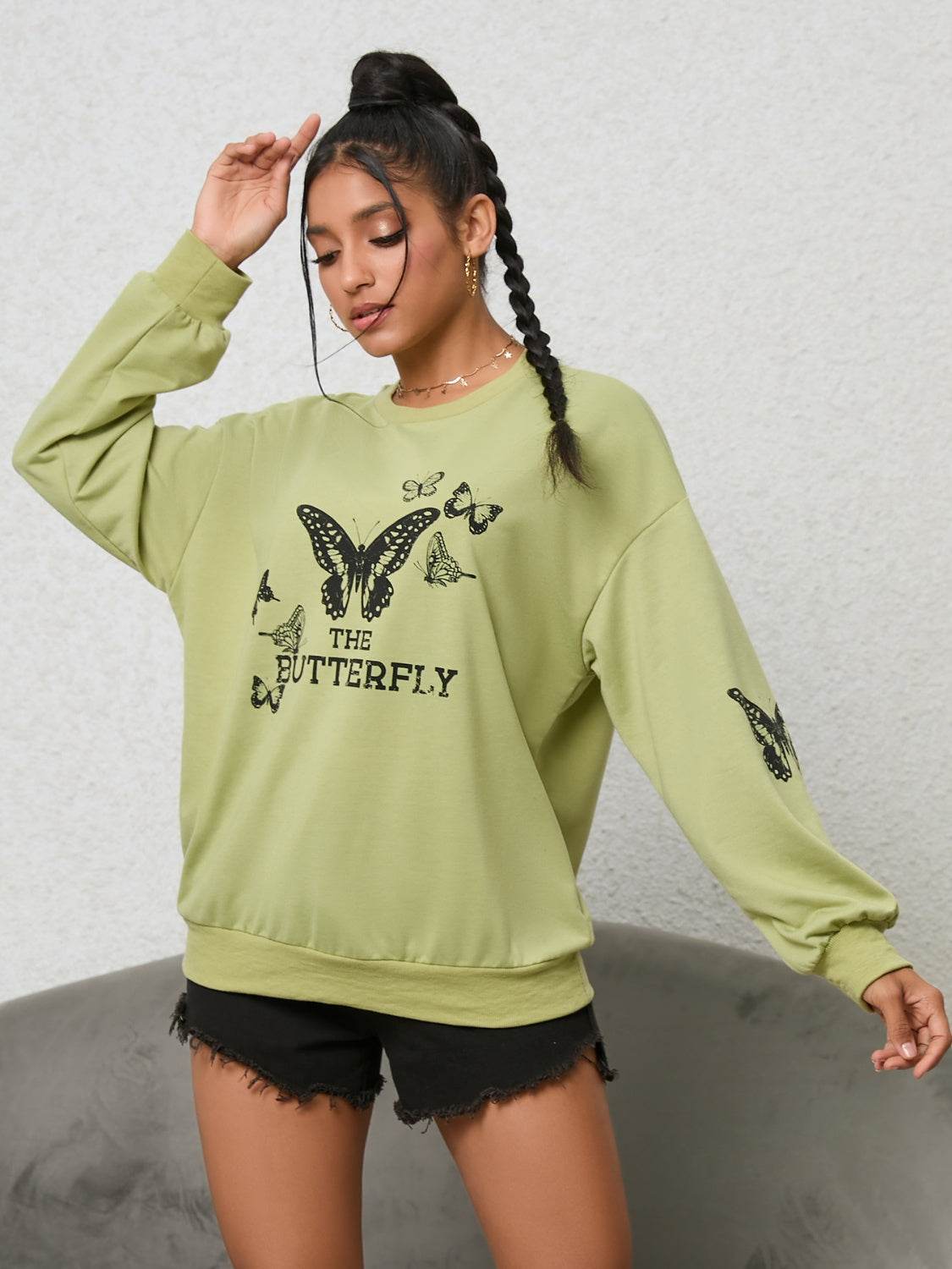 Butterfly Graphic Drop Shoulder Sweatshirt - Hovatok