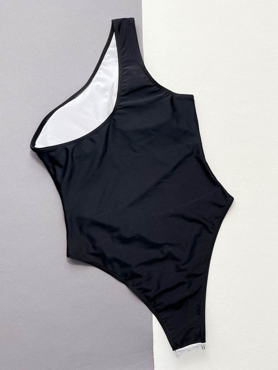 Contrast Panel One-Piece Swimsuit - Hovatok