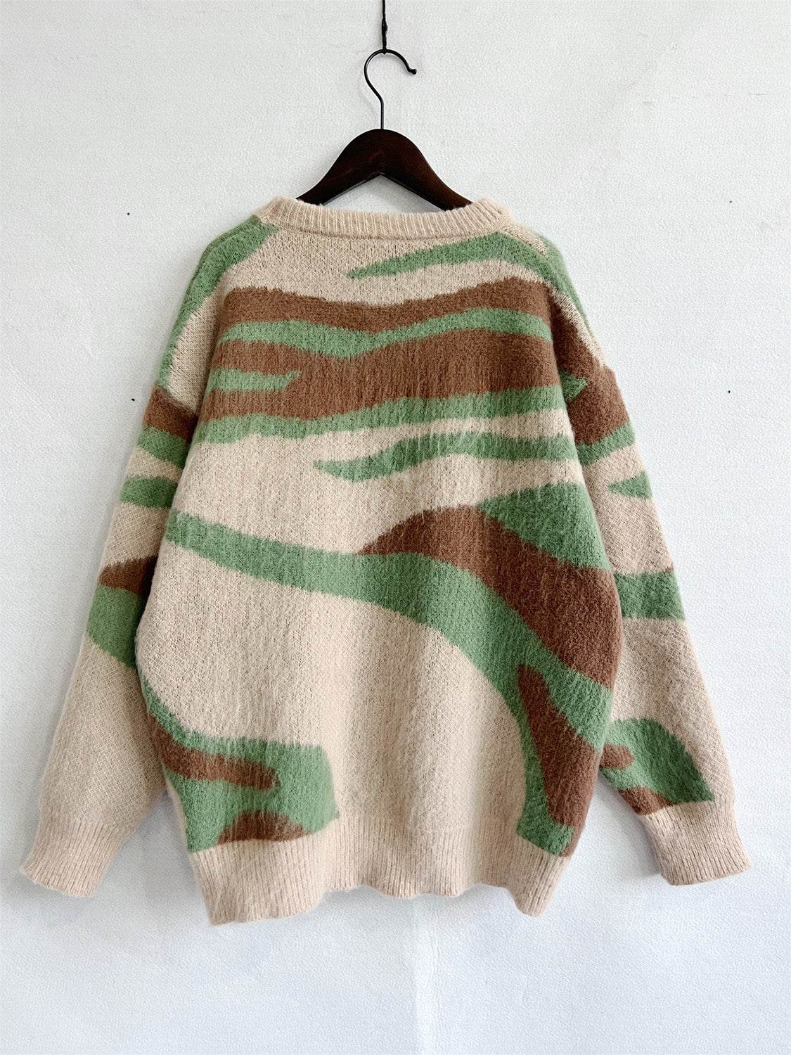 Color Block Round Neck Sweater - Hovatok