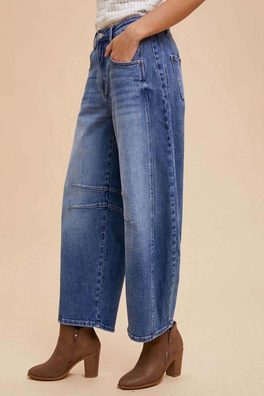Annie Wear Mid Rise Barrel Leg Jeans with Pockets - Hovatok