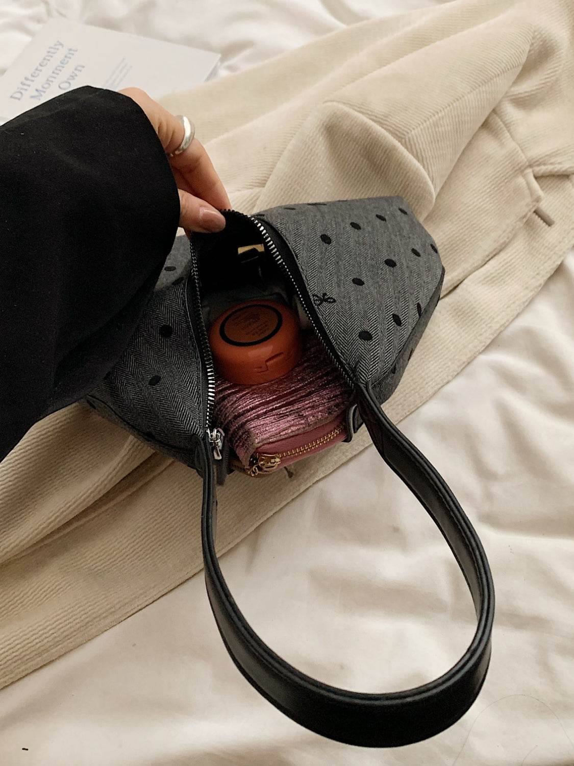 Bow Moon Shape Shoulder Bag - Hovatok