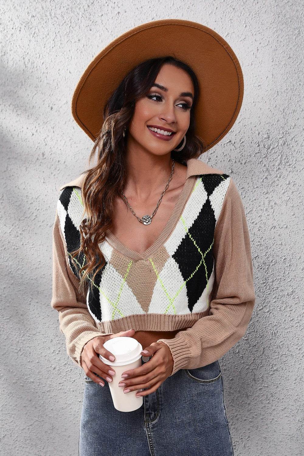 Geometric Long Sleeve Cropped Sweater - Hovatok