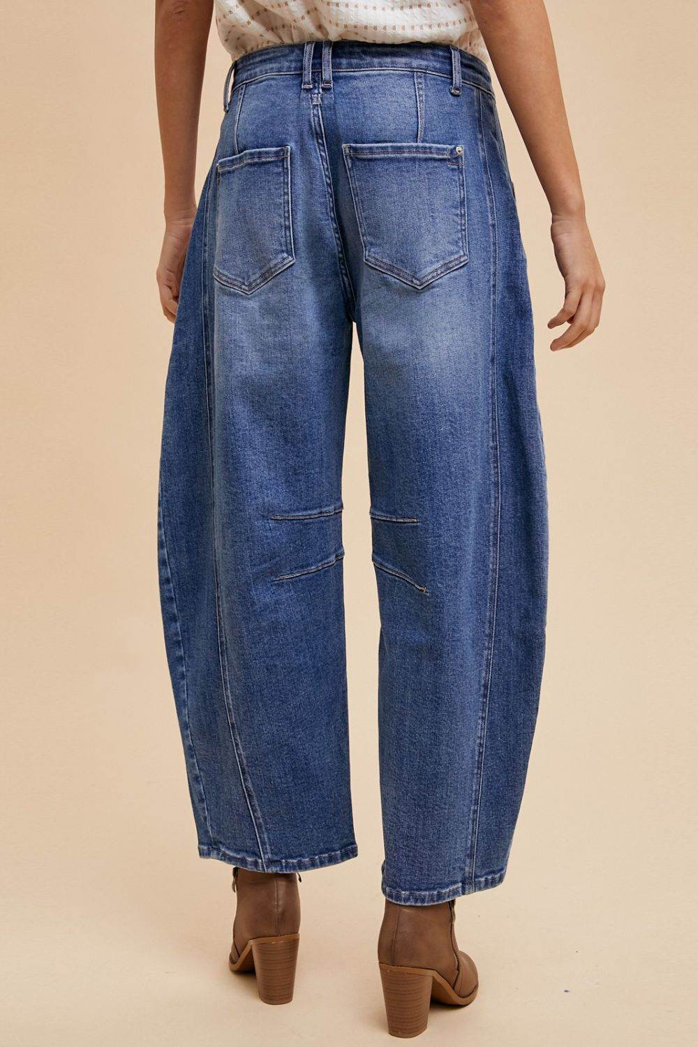 Annie Wear Mid Rise Barrel Leg Jeans with Pockets - Hovatok