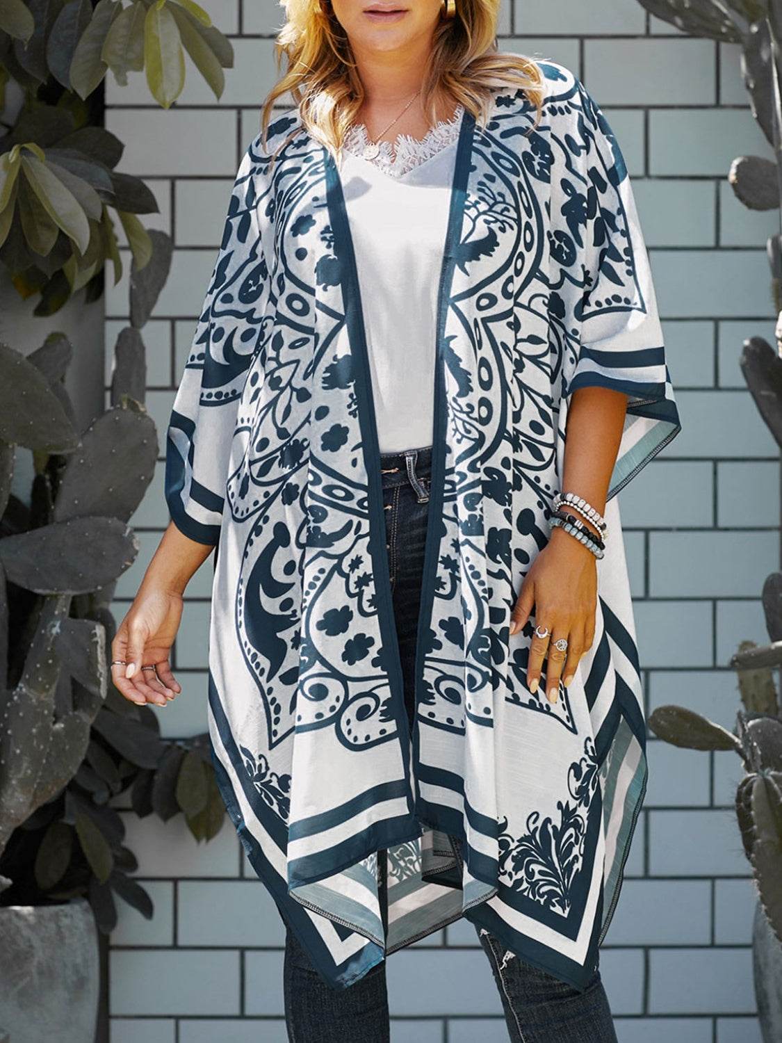 Printed Open Front Cover-Up - Hovatok