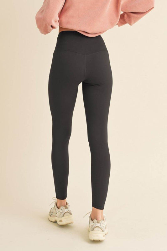 Yelete Full Size Fleece Lined High Waisted Leggings - Hovatok