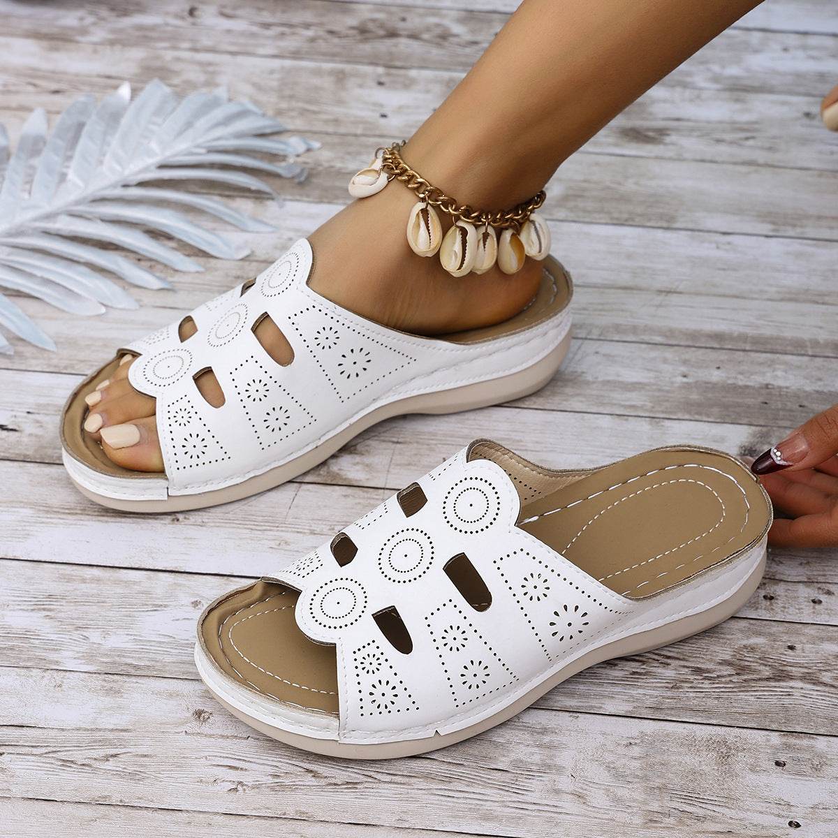 Open-Toe Cutout Sandals - Hovatok