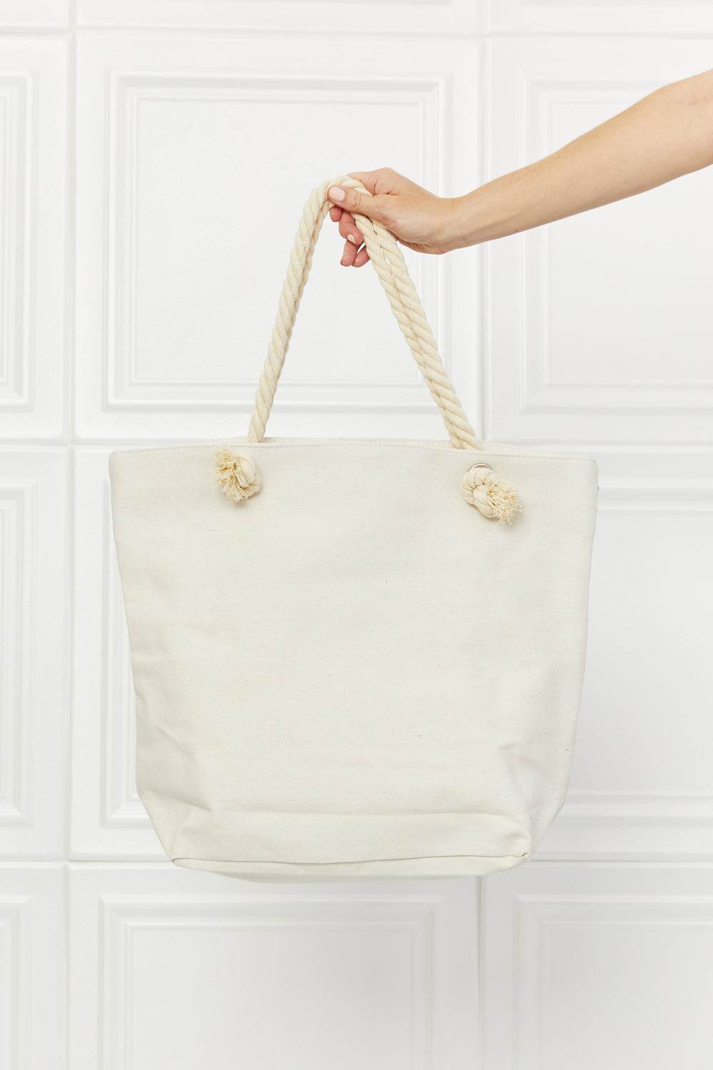 Justin Taylor Picnic Date Tassel Tote Bag - Hovatok