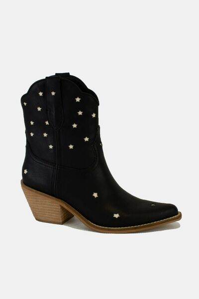 Beast Fashion Faux Leather Star-Shaped Cutouts Point Toe Boots - Hovatok