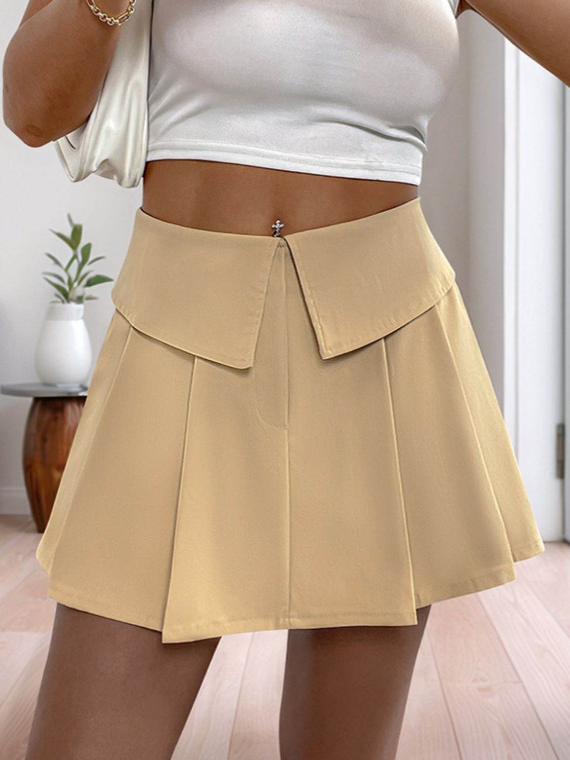 Perfee Pleated High Rise Shorts - Hovatok
