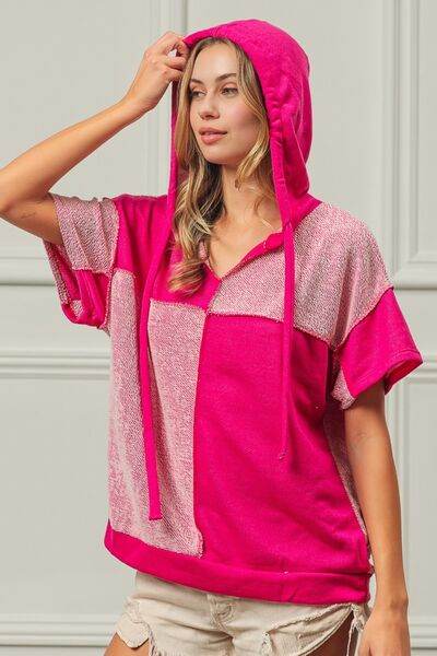 BiBi Color Block Exposed Seam Short Sleeve Hooded Top - Hovatok
