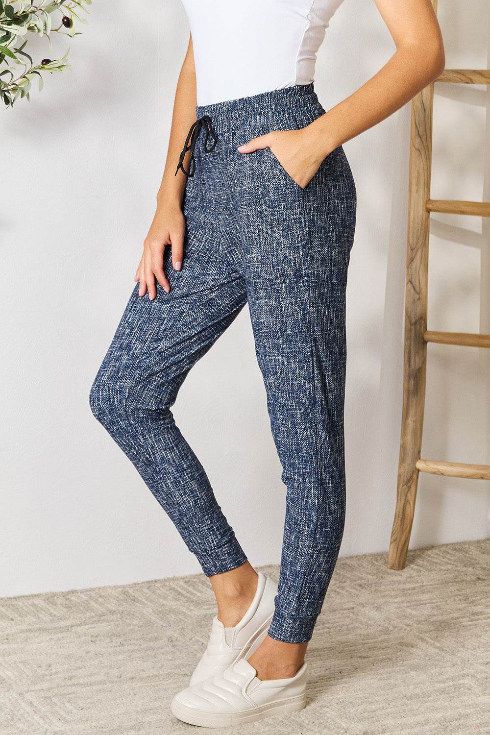 LOVEIT Heathered Drawstring Leggings with Pockets - Hovatok