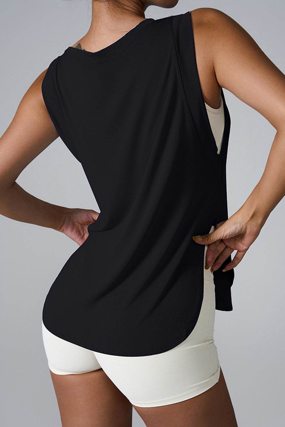 Slit Round Neck Active Tank - Hovatok