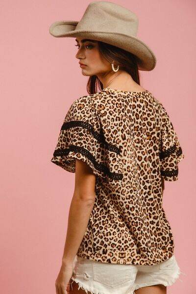 BiBi Leopard Crochet Trim Round Neck Short Sleeve Top - Hovatok