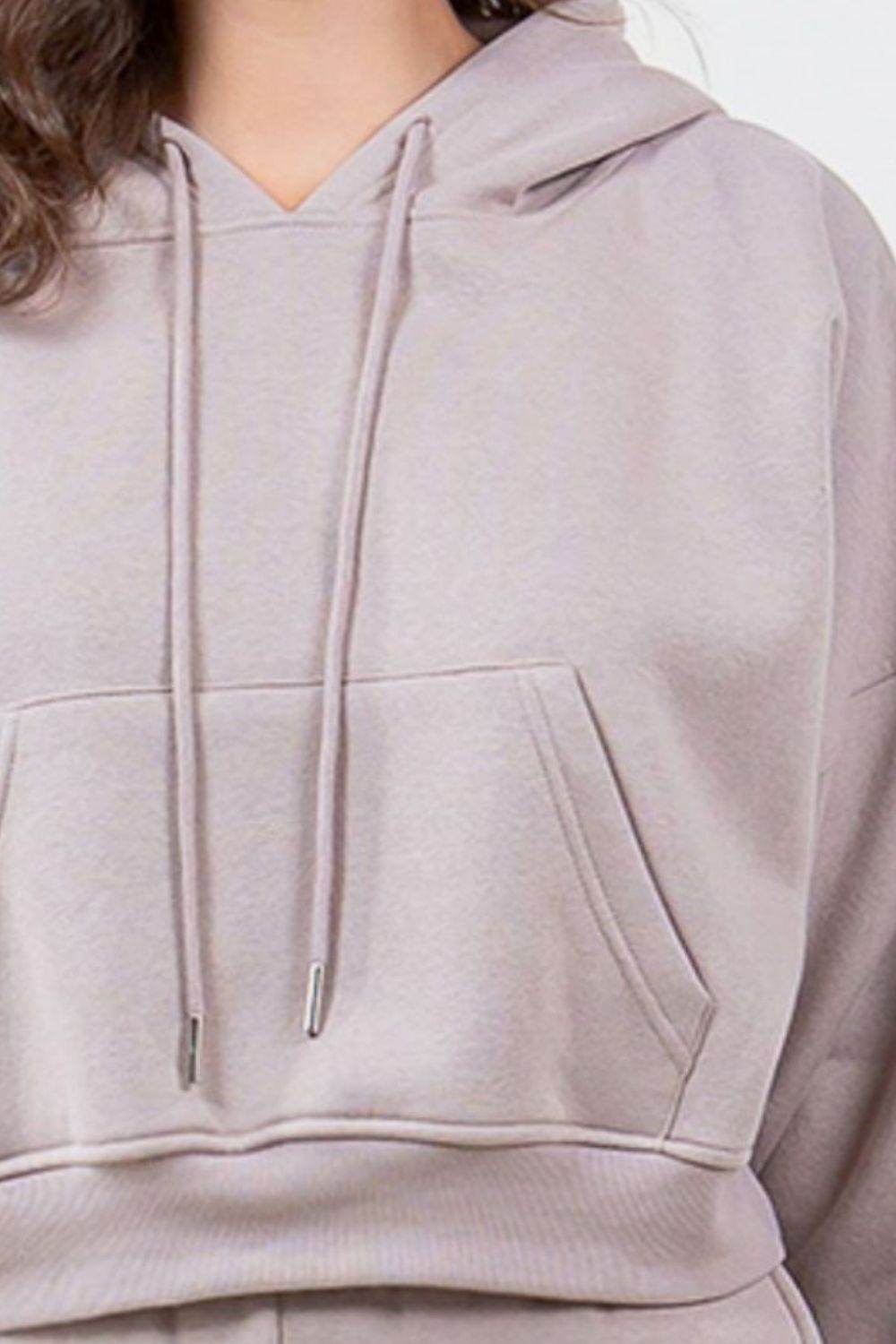 American Bazi Letter Graphic Long Sleeve Drawstring Cropped Hoodie - Hovatok