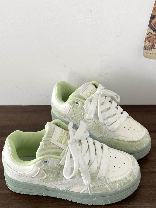 Lace Up Round Toe Platform Sneakers - Hovatok